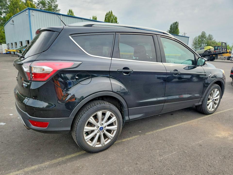 Продаж на аукціоні авто 2017 Ford Escape, vin: 1FMCU9JD0HUB08223, номер лоту: 62000156