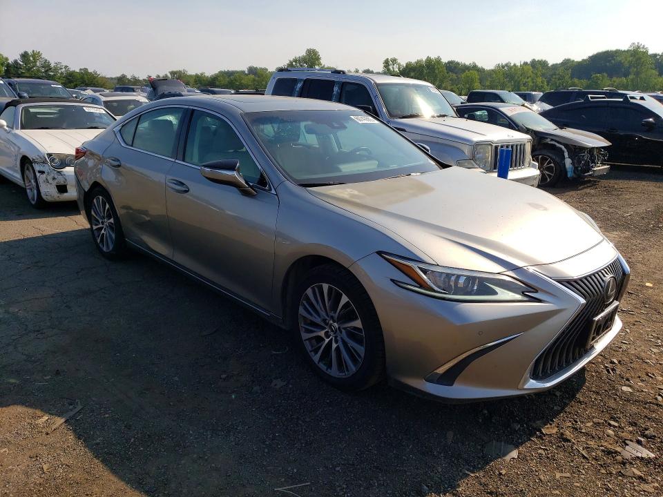 60743566 :رقم المزاد ، 58ABZ1B17KU041848 vin ، 2019 Lexus Es مزاد بيع