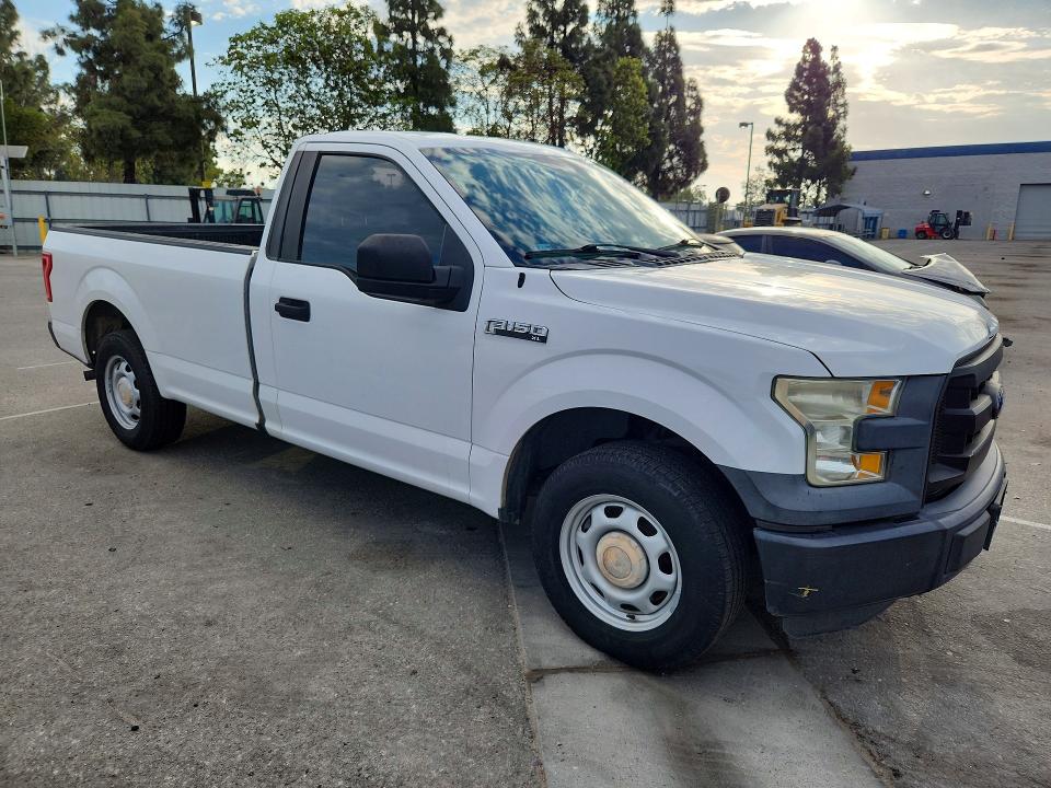 61018916 :رقم المزاد ، 1FTMF1C88FKE52461 vin ، 2015 Ford F150 مزاد بيع