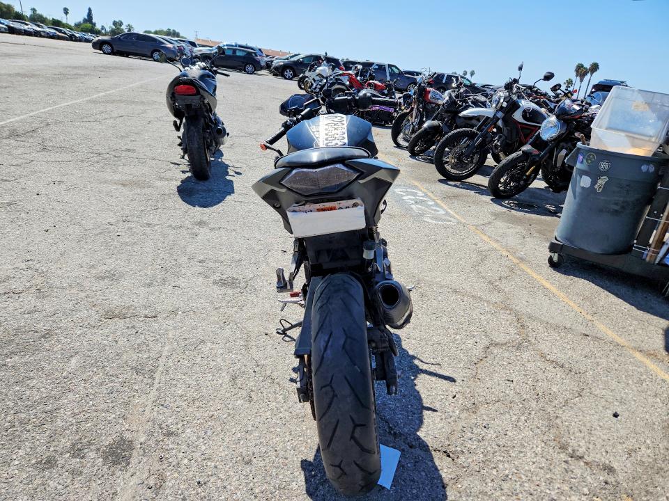 62883836 :رقم المزاد ، JKAEX8A19GDA28869 vin ، 2016 Kawasaki Ex300 مزاد بيع