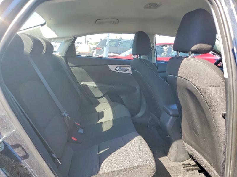 62817086 :رقم المزاد ، 3KPF24AD6PE588873 vin ، 2023 Kia Forte مزاد بيع