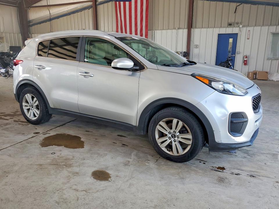 61092196 :رقم المزاد ، KNDPM3AC7H7034453 vin ، 2017 Kia Sportage مزاد بيع