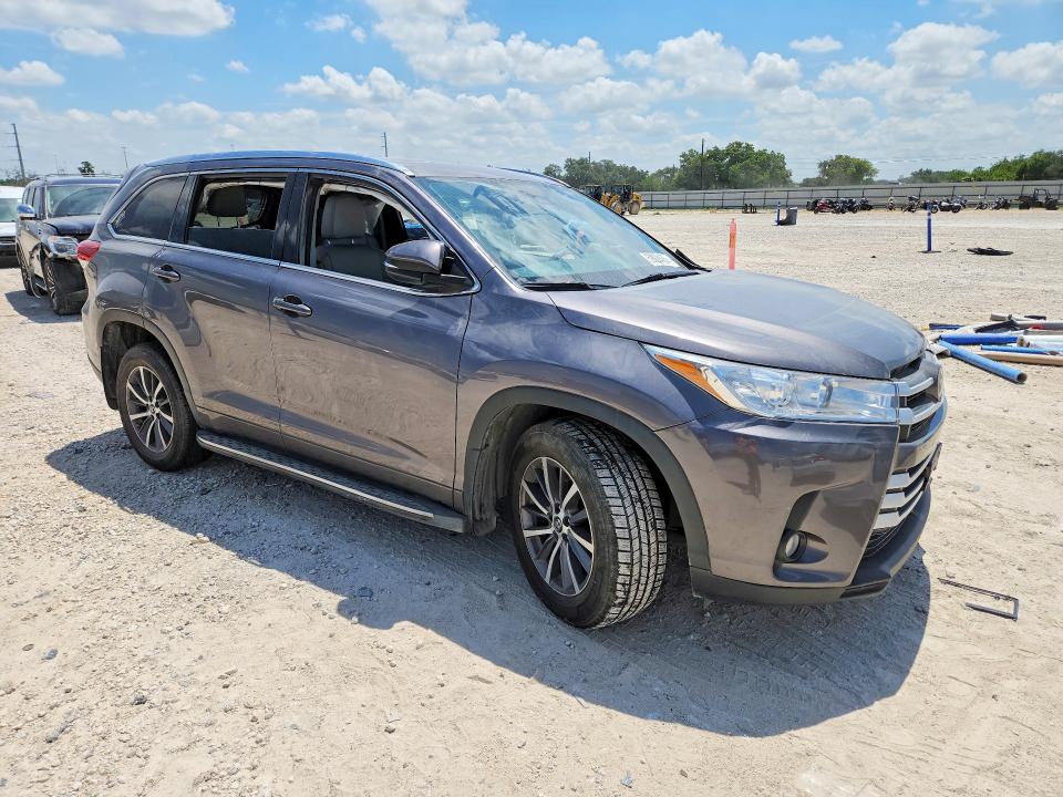 59838426 :رقم المزاد ، 5TDKZRFHXJS549736 vin ، 2018 Toyota Highlander مزاد بيع
