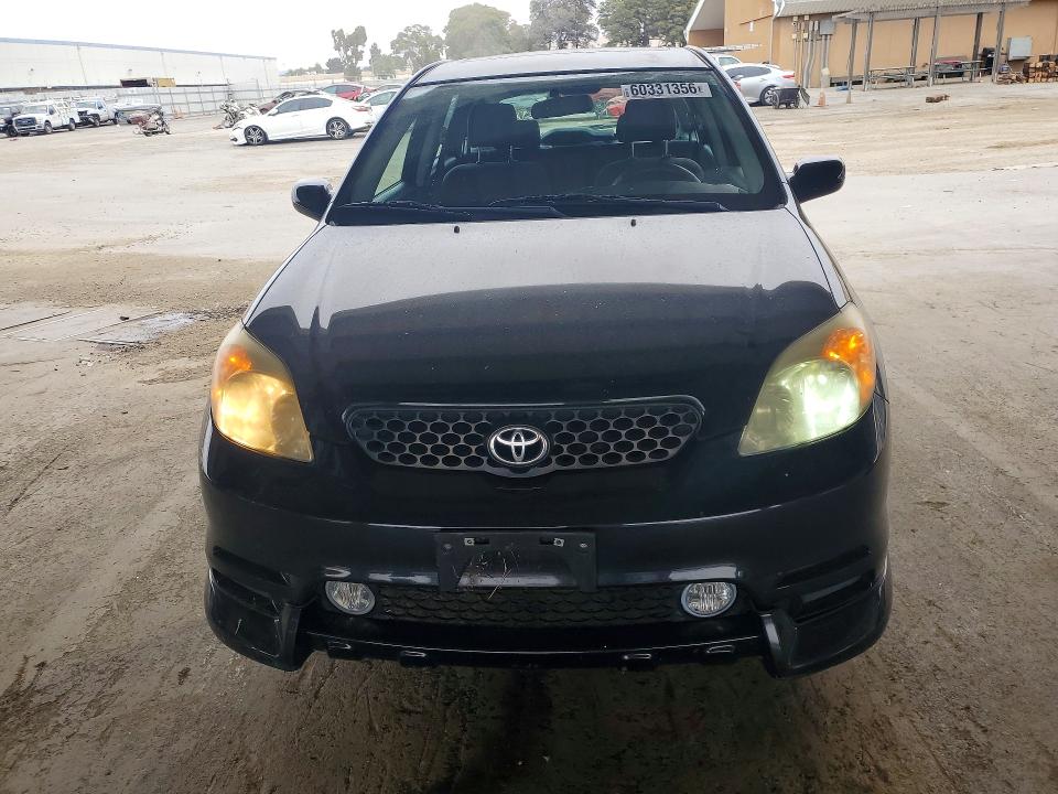 60331356 :رقم المزاد ، 2T1KR32E44C235988 vin ، 2004 Toyota Matrix مزاد بيع