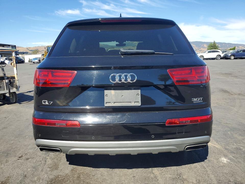2018 Audi Q7 მანქანა იყიდება აუქციონზე, vin: WA1LAAF70JD005787, აუქციონის ნომერი: 59843316