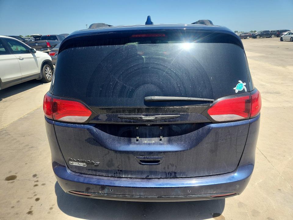 Продажа на аукционе авто 2018 Chrysler Pacifica, vin: 2C4RC1FG2JR352612, номер лота: 60301736