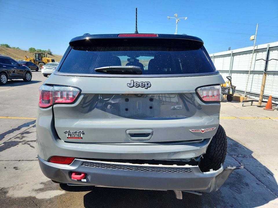 60715526 :رقم المزاد ، 3C4NJDDB6LT132788 vin ، 2020 Jeep Compass مزاد بيع
