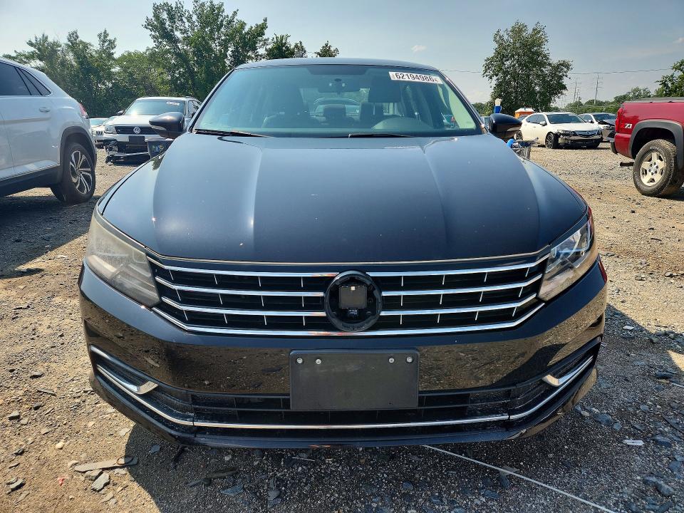 2017 Volkswagen Passat მანქანა იყიდება აუქციონზე, vin: 1VWAT7A39HC073923, აუქციონის ნომერი: 62194986