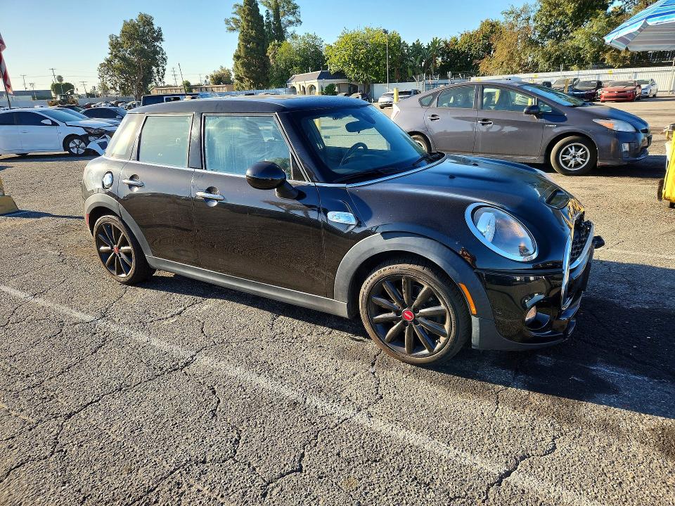 59931516 :رقم المزاد ، WMWXU3C59K2H88800 vin ، 2019 Mini Cooper مزاد بيع