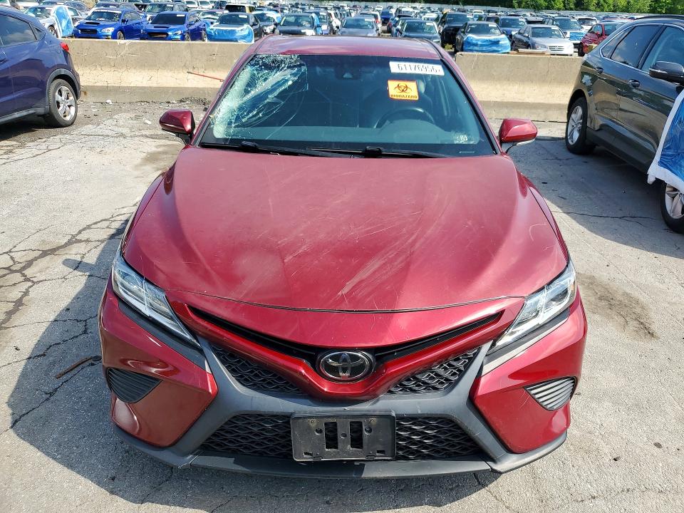 2018 Toyota Camry მანქანა იყიდება აუქციონზე, vin: 4T1B11HK2JU541526, აუქციონის ნომერი: 61176956