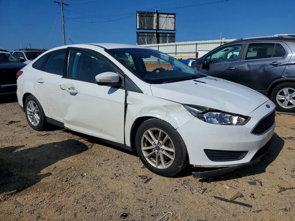 59277266 :رقم المزاد ، 1FADP3F24FL342863 vin ، 2015 Ford Focus مزاد بيع