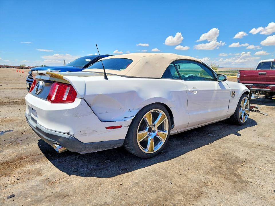 62434546 :رقم المزاد ، 1ZVBP8FHXA5141336 vin ، 2010 Ford Mustang مزاد بيع