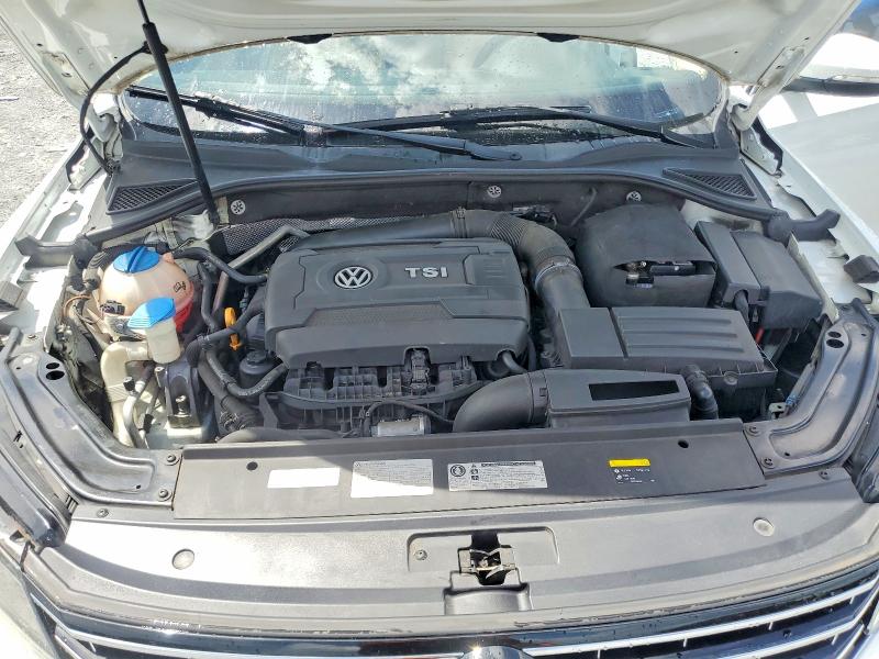 61491886 :رقم المزاد ، 1VWDT7A36HC018925 vin ، 2017 Volkswagen Passat مزاد بيع