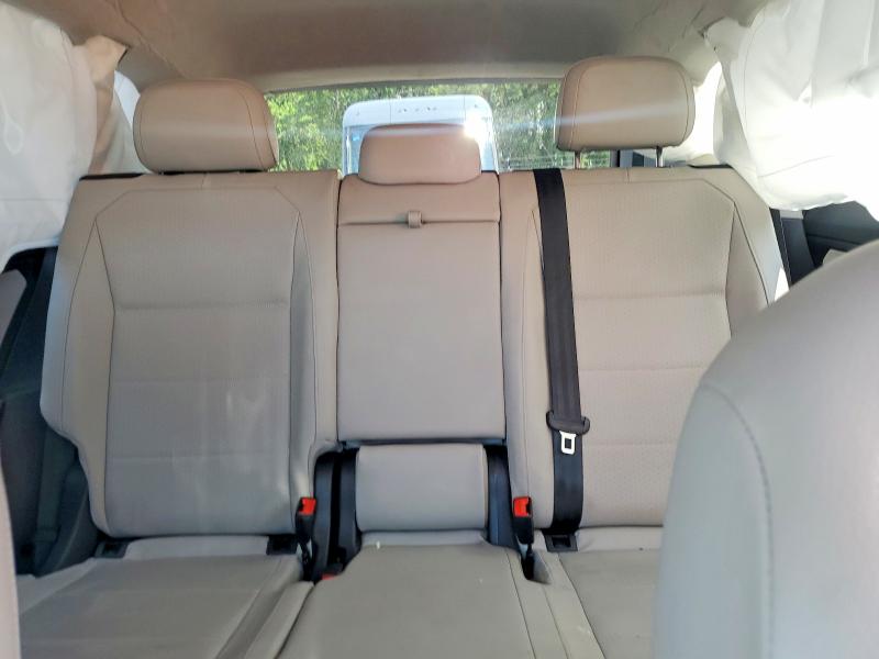 60142036 :رقم المزاد ، 3VV3B7AX9JM089093 vin ، 2018 Volkswagen Tiguan مزاد بيع