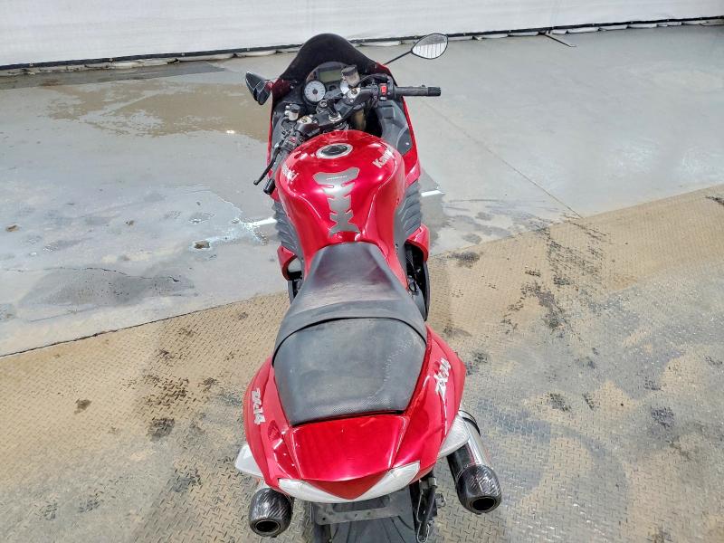 63135106 :رقم المزاد ، JKBZXNC13AA021043 vin ، 2010 Kawasaki Zx1400 مزاد بيع