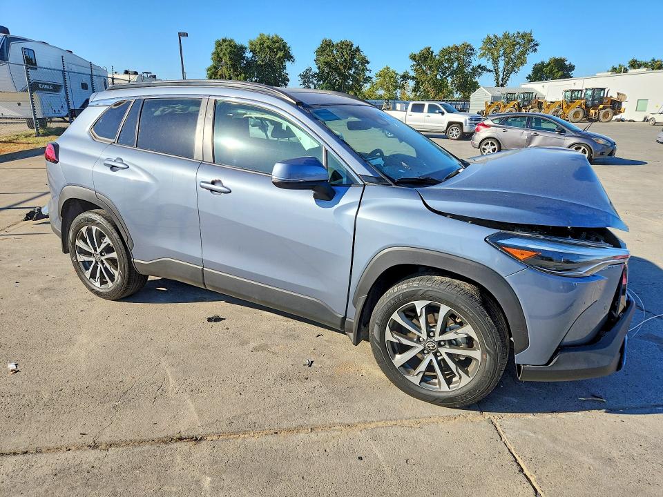 2023 Toyota Corolla Cross მანქანა იყიდება აუქციონზე, vin: 7MUDAAAG8PV044776, აუქციონის ნომერი: 61754806
