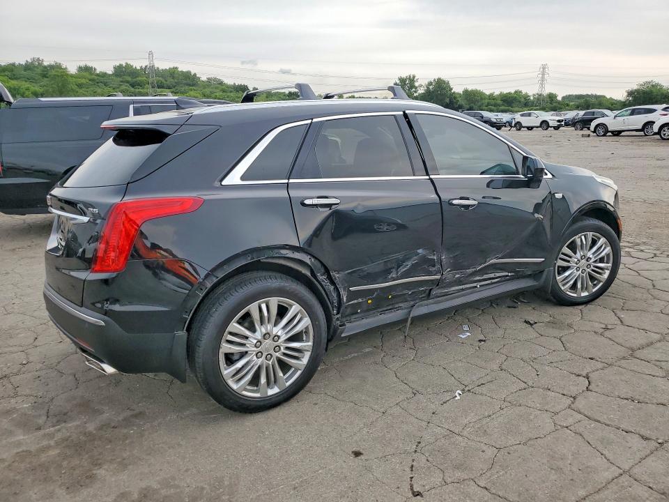 62250556 :رقم المزاد ، 1GYKNCRS2HZ120500 vin ، 2017 Cadillac Xt5 مزاد بيع