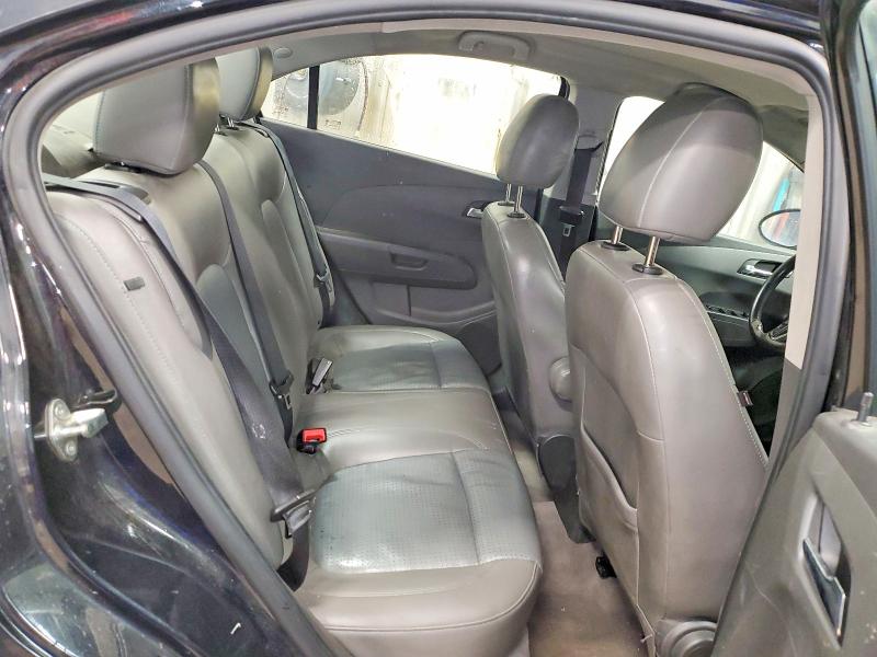 62721356 :رقم المزاد ، 1G1JE5SB1F4107912 vin ، 2015 Chevrolet Sonic مزاد بيع