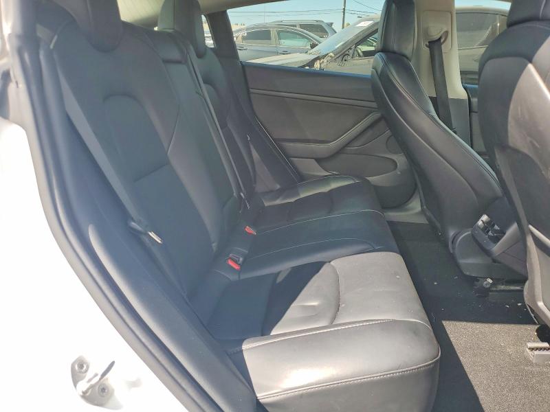 61440136 :رقم المزاد ، 5YJ3E1EB8NF184417 vin ، 2022 Tesla Model 3 مزاد بيع
