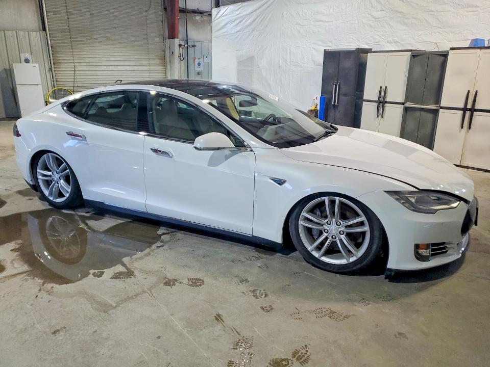 2014 Tesla Model S მანქანა იყიდება აუქციონზე, vin: 5YJSA1H12EFP45883, აუქციონის ნომერი: 62605436
