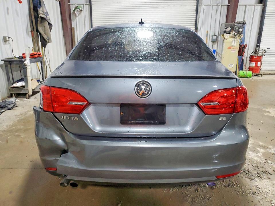 60742146 :رقم المزاد ، 3VWD17AJ9EM246464 vin ، 2014 Volkswagen Jetta مزاد بيع