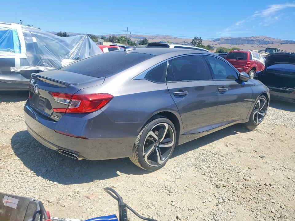 Продажа на аукционе авто 2018 Honda Accord, vin: 1HGCV2F32JA040394, номер лота: 62431696