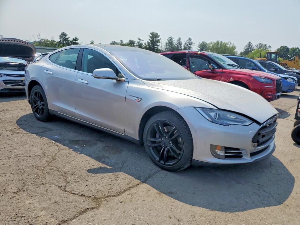 2013 Tesla Model S მანქანა იყიდება აუქციონზე, vin: 5YJSA1DN0DFP18656, აუქციონის ნომერი: 62527376