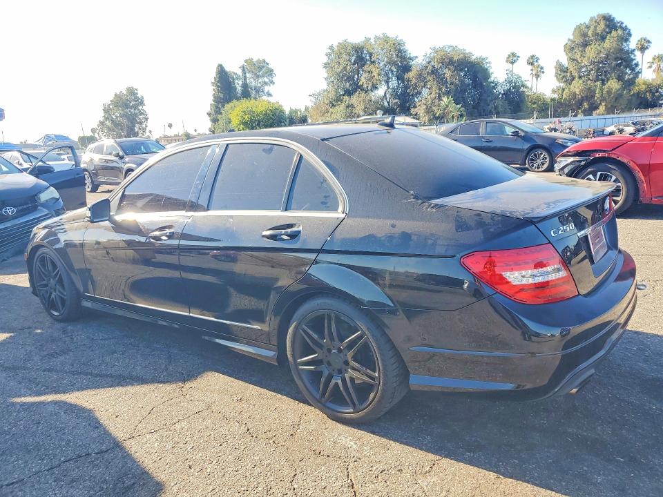 2013 Mercedes-benz C მანქანა იყიდება აუქციონზე, vin: WDDGF4HB8DR258025, აუქციონის ნომერი: 59744536