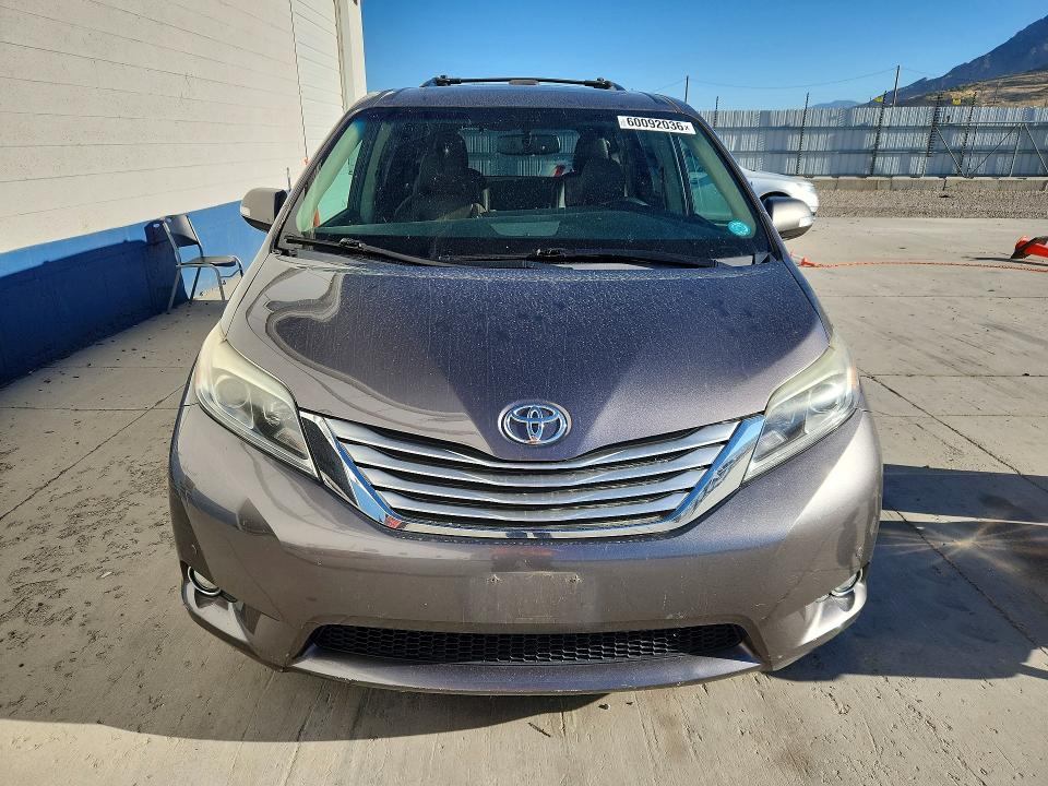 Продаж на аукціоні авто 2017 Toyota Sienna, vin: 5TDDZ3DC5HS158727, номер лоту: 60092036