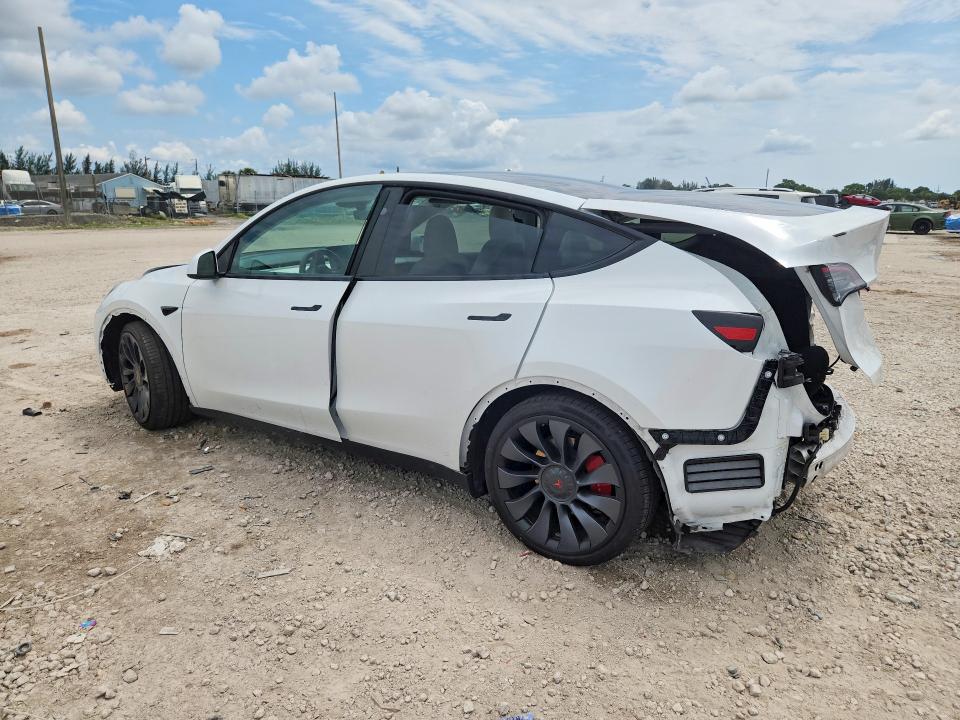 2024 Tesla Model Y მანქანა იყიდება აუქციონზე, vin: 7SAYGDEF9RF040825, აუქციონის ნომერი: 63289086