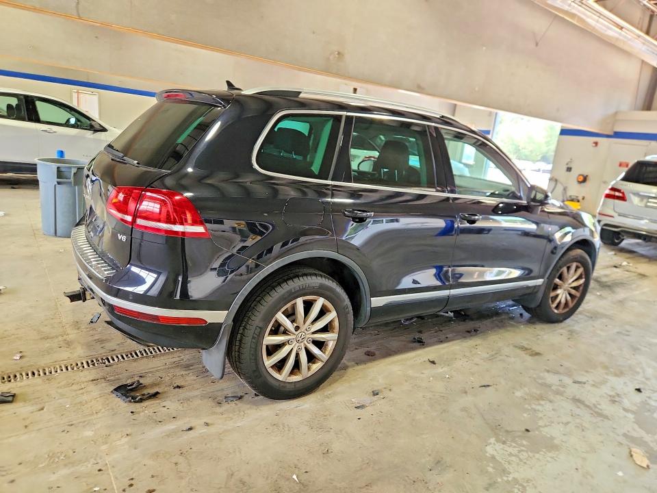 60840256 :رقم المزاد ، WVGEF9BP3GD012239 vin ، 2016 Volkswagen Touareg مزاد بيع
