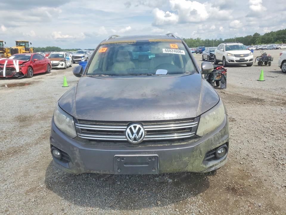60824606 :رقم المزاد ، WVGAV7AX0CW003956 vin ، 2012 Volkswagen Tiguan مزاد بيع
