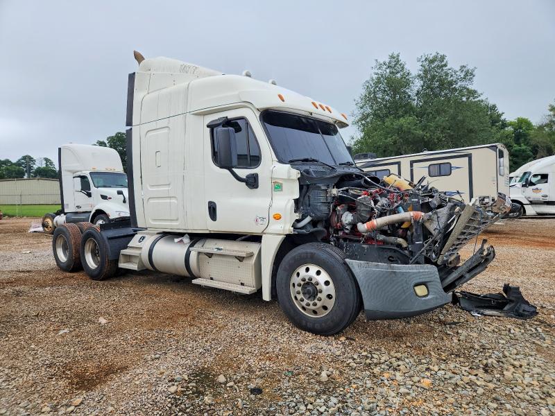 57836326 :رقم المزاد ، 3AKJGLBG2FSGT8558 vin ، 2015 Freightliner Cascadia مزاد بيع
