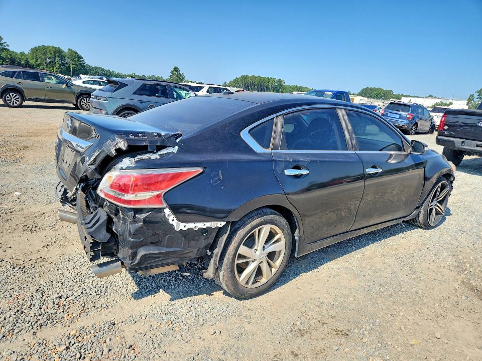 Продажа на аукционе авто 2015 Nissan Altima, vin: 1N4AL3AP1FC447247, номер лота: 62947056