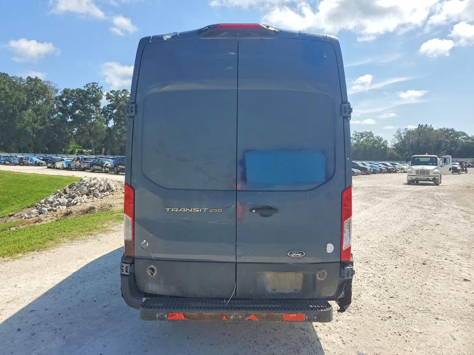 58157186 :رقم المزاد ، 1FTBR3X84LKA86479 vin ، 2020 Ford Transit مزاد بيع