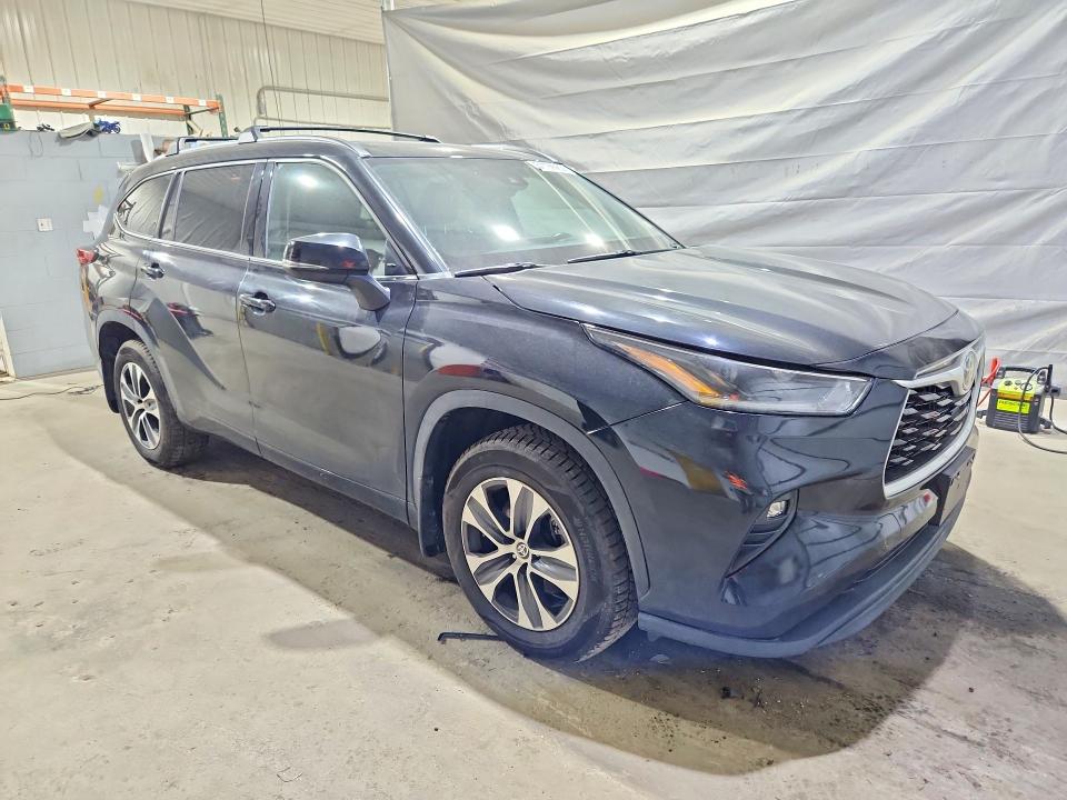 Aukcja sprzedaży 2021 Toyota Highlander, vin: 5TDGZRBH3MS556673, numer aukcji: 61136966