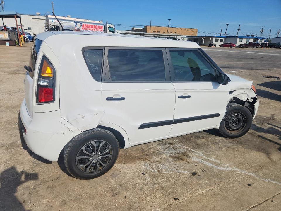 2011 Kia Soul მანქანა იყიდება აუქციონზე, vin: KNDJT2A11B7717239, აუქციონის ნომერი: 59789756