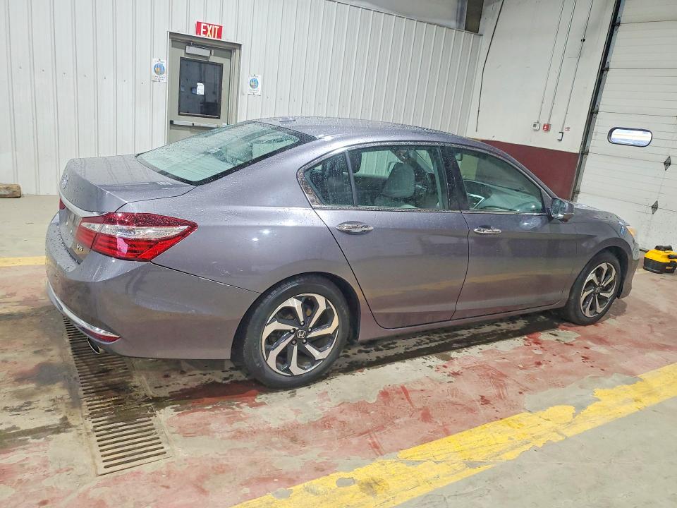 Продажа на аукционе авто 2017 Honda Accord, vin: 1HGCR3F88HA014978, номер лота: 63058306