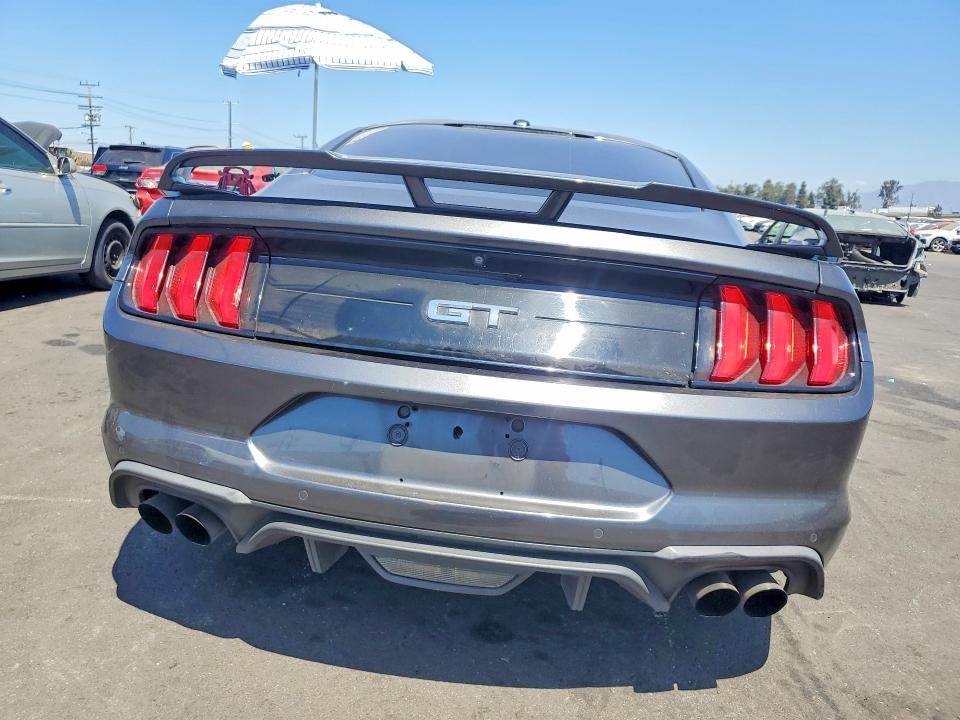 60827976 :رقم المزاد ، 1FA6P8CF5J5109164 vin ، 2018 Ford Mustang مزاد بيع