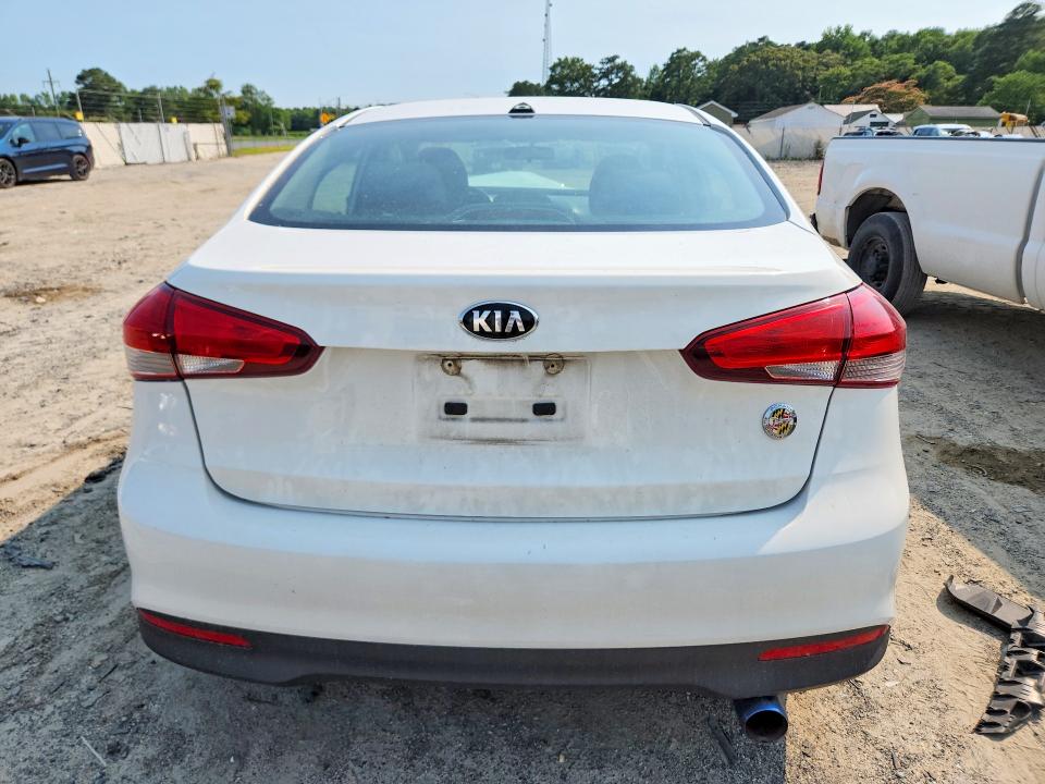 60794656 :رقم المزاد ، 3KPFK4A73JE189968 vin ، 2018 Kia Forte مزاد بيع