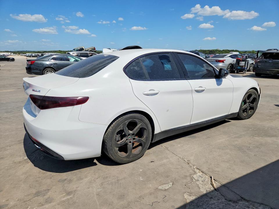 Продажа на аукционе авто 2018 Alfa Romeo Giulia, vin: ZARFAEBN8J7566032, номер лота: 59401126