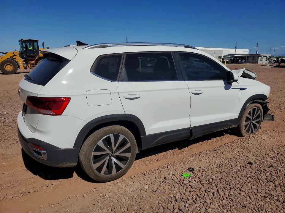 61821996 :رقم المزاد ، 3VVEX7B24RM093626 vin ، 2024 Volkswagen Taos مزاد بيع