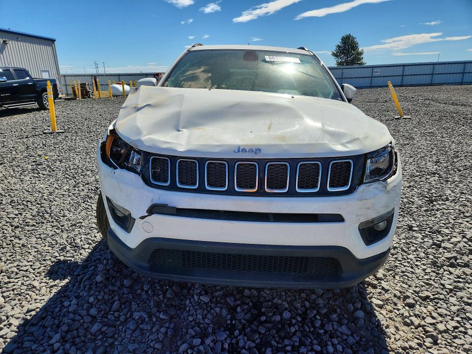 60490846 :رقم المزاد ، 3C4NJCBB3JT134282 vin ، 2018 Jeep Compass مزاد بيع
