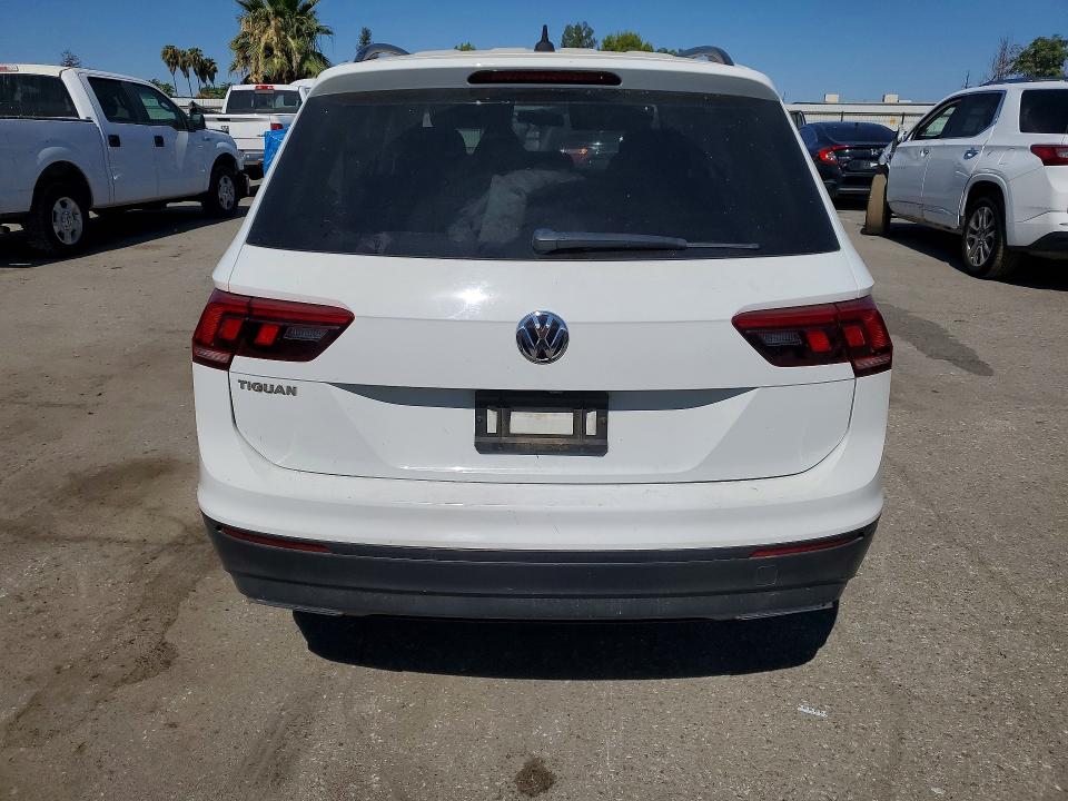 Продажа на аукционе авто 2020 Volkswagen Tiguan, vin: 3VV1B7AX2LM020014, номер лота: 61749406