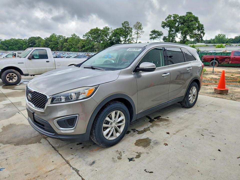 60897686 :رقم المزاد ، 5XYPGDA39GG042861 vin ، 2016 Kia Sorento مزاد بيع