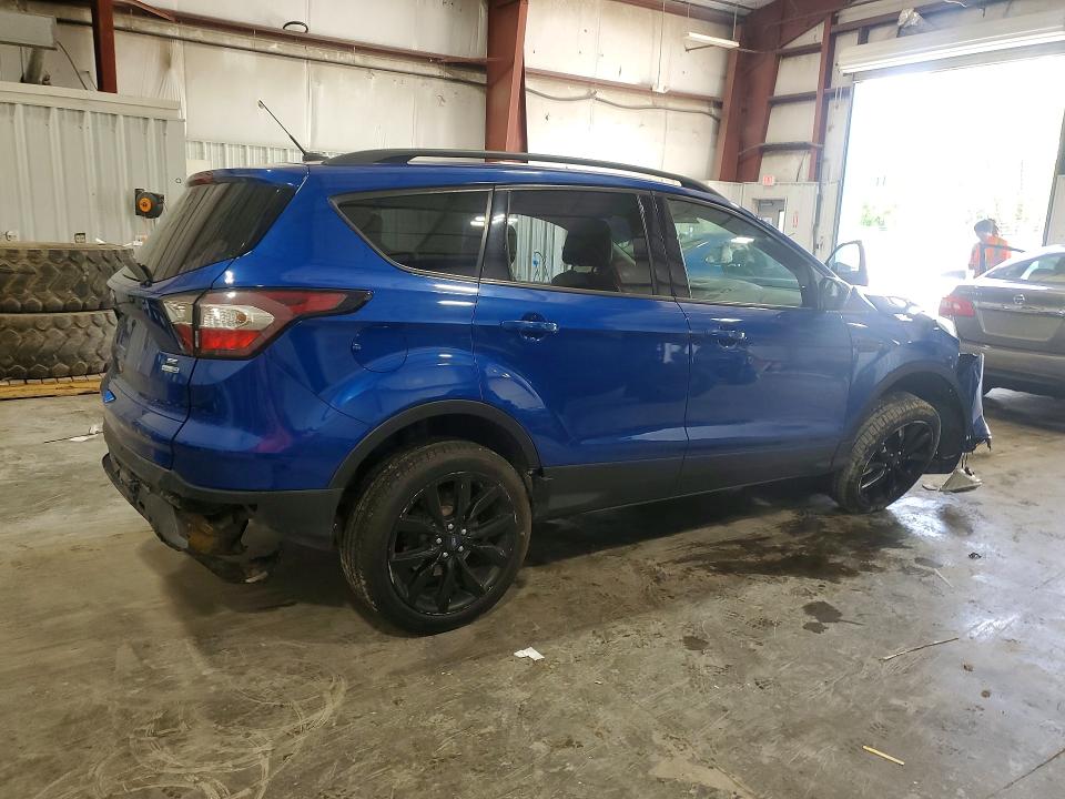 60563956 :رقم المزاد ، 1FMCU9GD7HUD99973 vin ، 2017 Ford Escape مزاد بيع