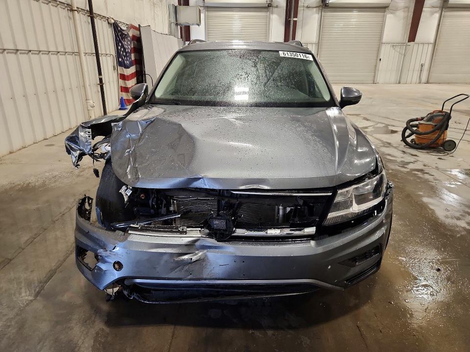 2018 Volkswagen Tiguan მანქანა იყიდება აუქციონზე, vin: 3VV2B7AX1JM105962, აუქციონის ნომერი: 61350116
