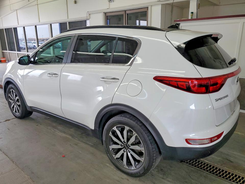 Продажа на аукционе авто 2018 Kia Sportage, vin: KNDPNCAC3J7389204, номер лота: 61043796