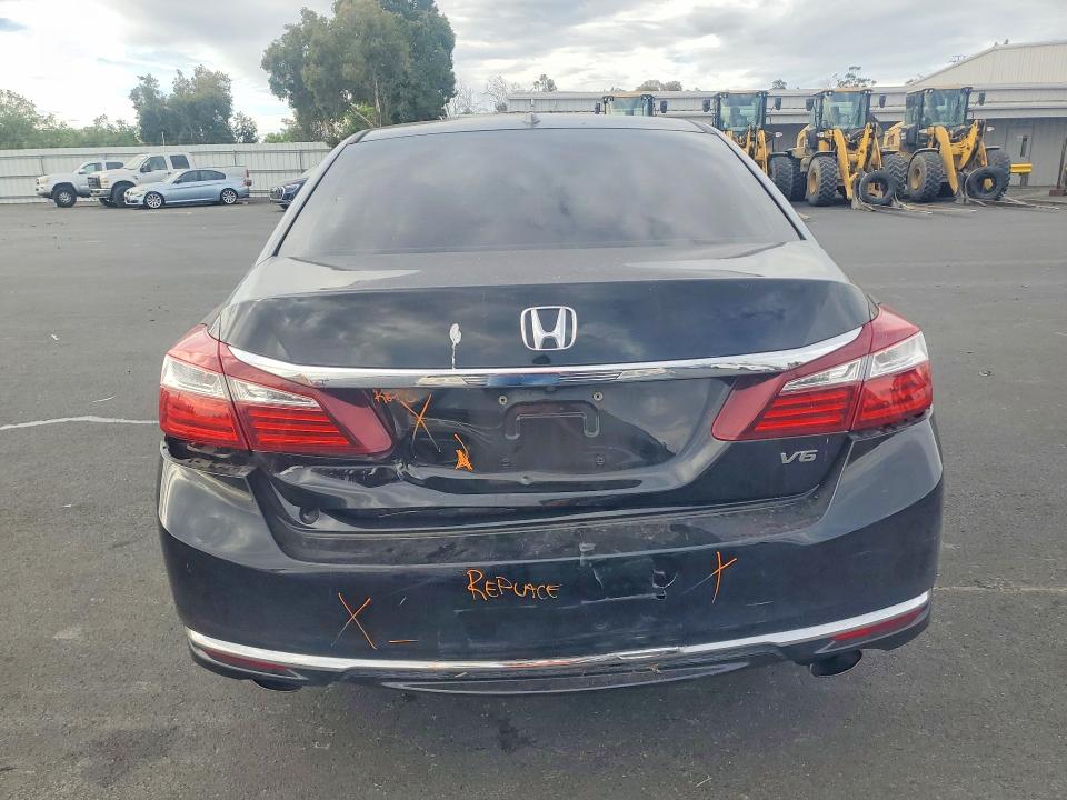 Продаж на аукціоні авто 2016 Honda Accord, vin: 1HGCR3F0XGA005787, номер лоту: 61860896