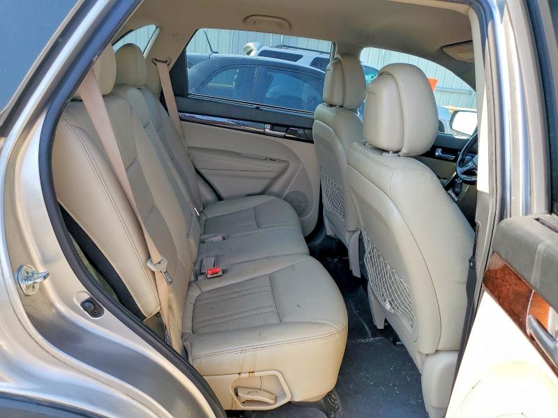 2014 Kia Sorento მანქანა იყიდება აუქციონზე, vin: 5XYKT3A66EG537851, აუქციონის ნომერი: 62905946
